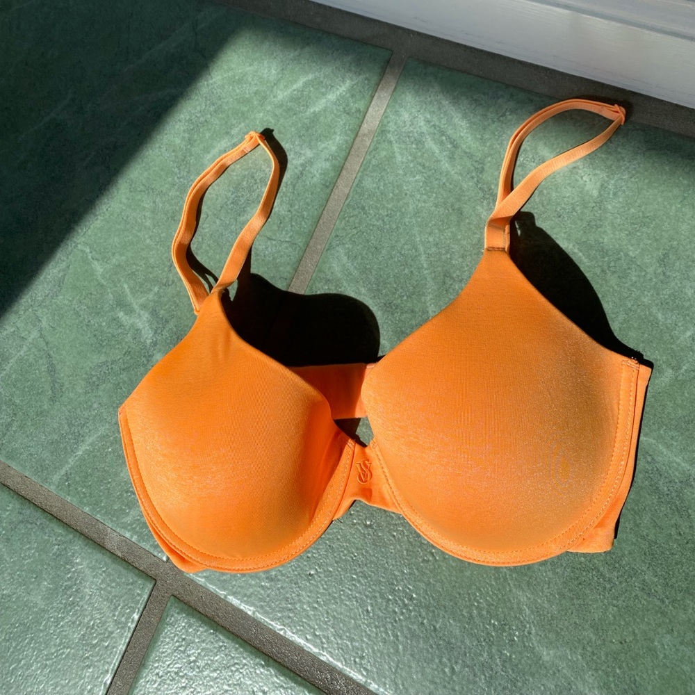 Victoria’s Secret Uplift Semi-Demi Bra